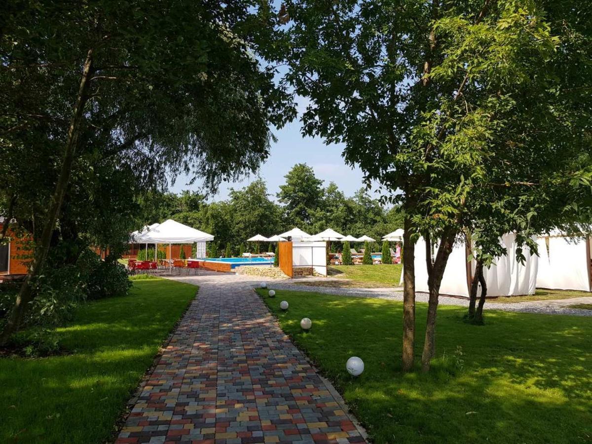 Liman Park Eco Hotel Stara Zbur'yivka Exteriér fotografie