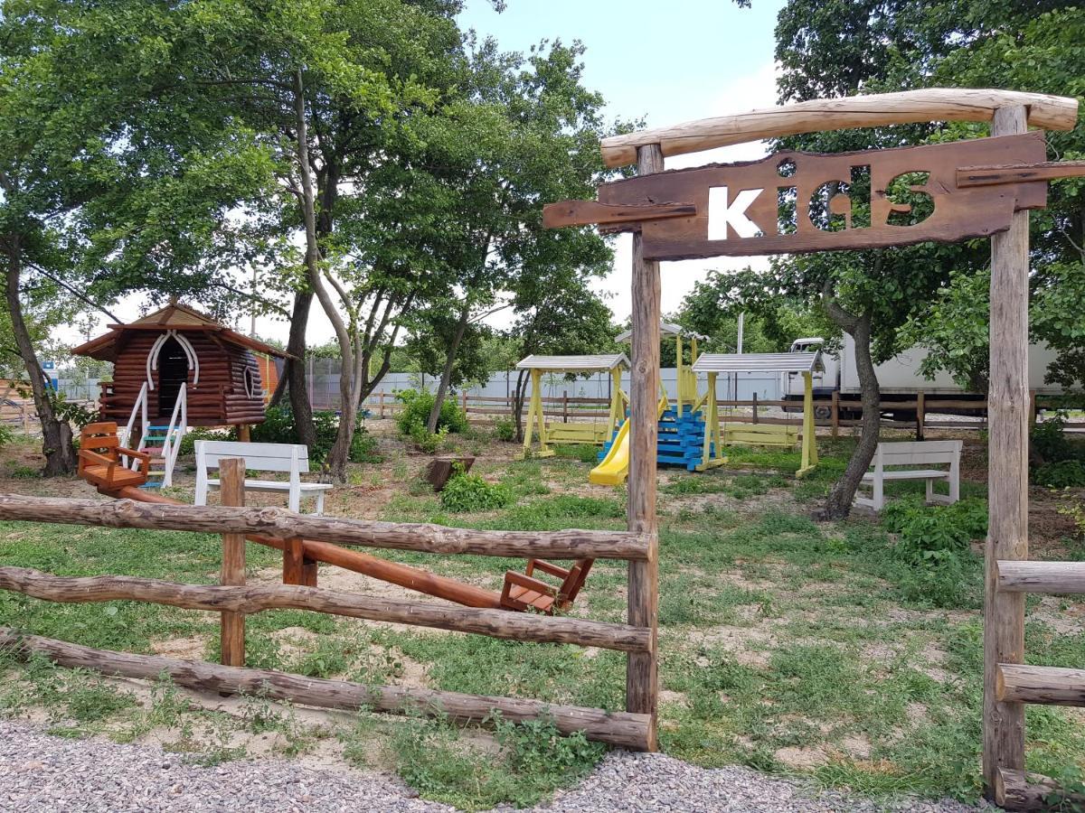 Liman Park Eco Hotel Stara Zbur'yivka Exteriér fotografie